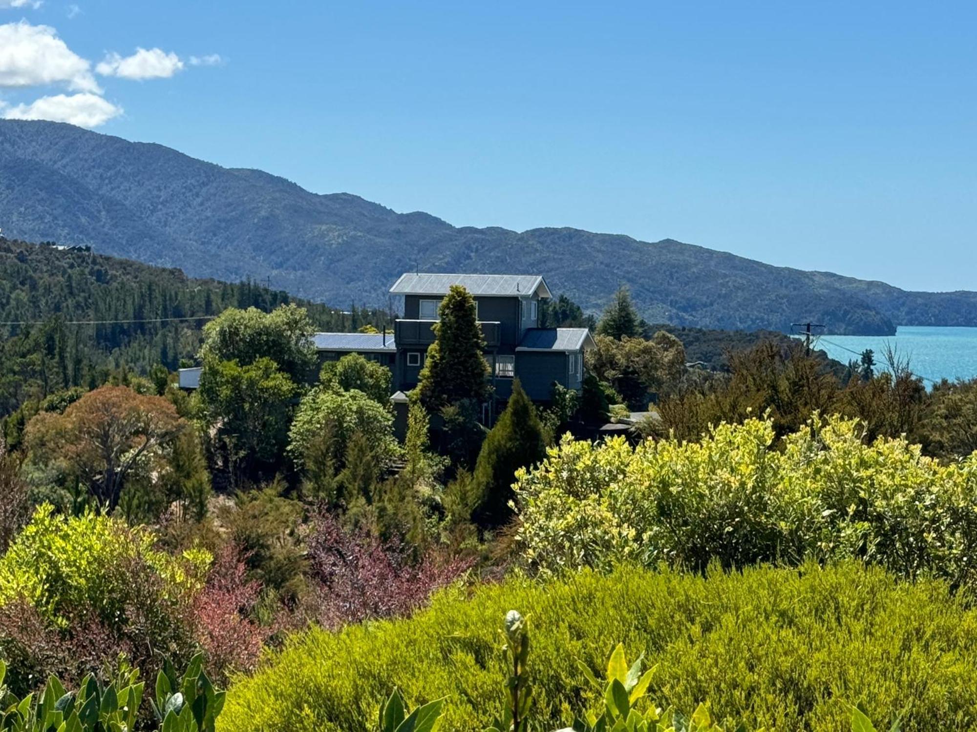 Hilltop Heaven - Kaiteriteri Holiday Home Exterior photo